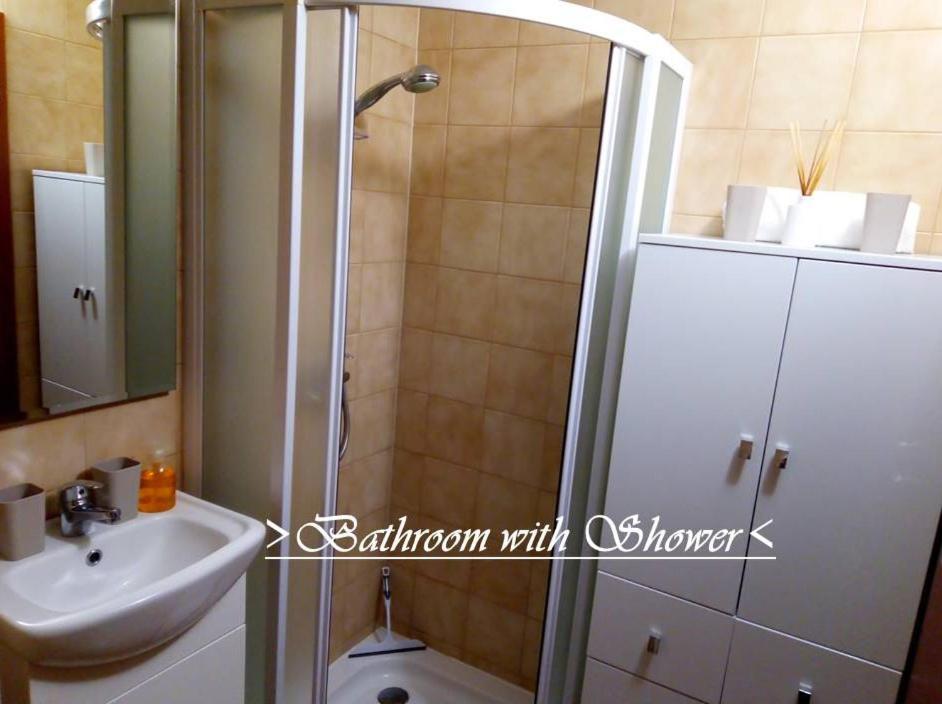 House White Stone Split Apartment Podstrana Room photo