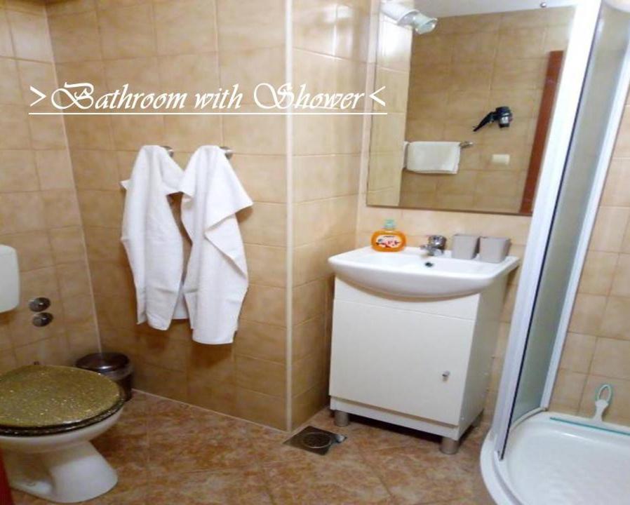 House White Stone Split Apartment Podstrana Room photo