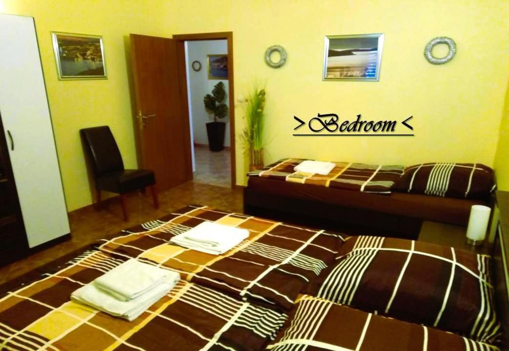 House White Stone Split Apartment Podstrana Room photo