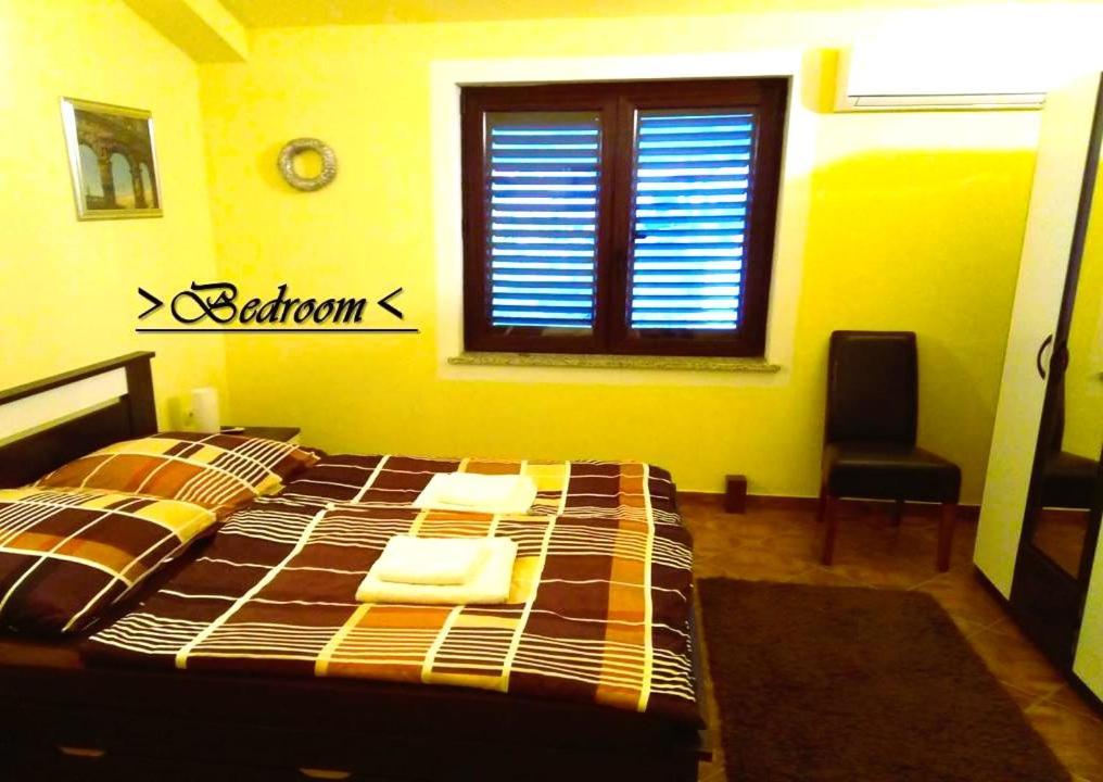 House White Stone Split Apartment Podstrana Room photo